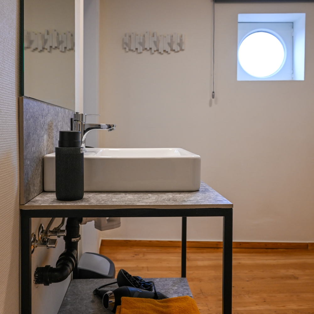 Visit the center of Ypres and stay at bed and breakfast Menin Gate Lodge for a unique experience.